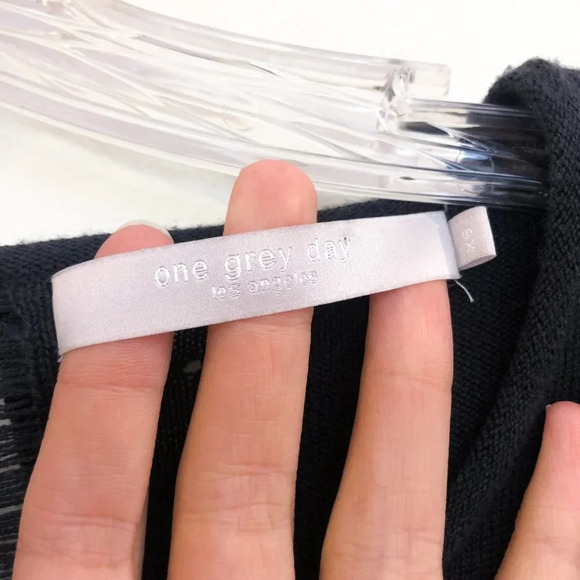 One Grey Day 100% Wool Tight Knit Gray Grunge Bohemian Cutout Back Sweater XS - Picture 6 of 8